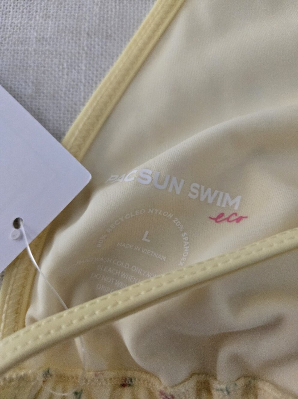 NWT PacSun Yellow Floral Triangle Bikini Top - Picture 4 of 5